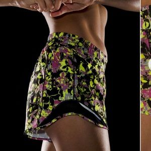 Lululemon Hotty Hot Low-Rise Lined Short 4" Inflected Highlight Yellow Multi